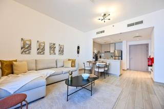 Yas Canal 3 Luxury Two Bedroom Near F1 Circuit - Abu Dabi - 1