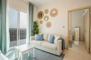 Homesgetaway - Elegant 2BRApt In Navitas A Damac Hills 2 - Dubai - 0