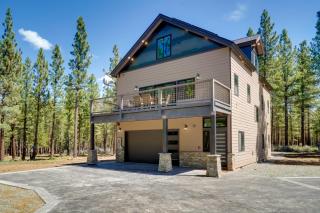 7 Mi to Lake Davis Family Outdoor Retreat with Deck - Portola - 0