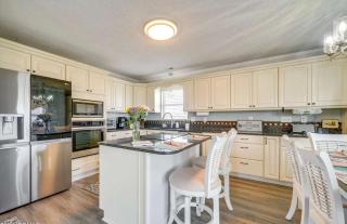 Semi Oceanfront Steps to Beach Cozy Cottage - Oak Island - 8