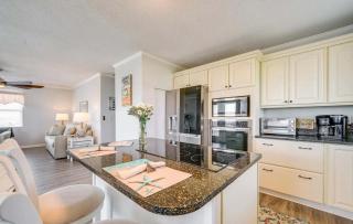 Semi Oceanfront Steps to Beach Cozy Cottage - Oak Island - 4