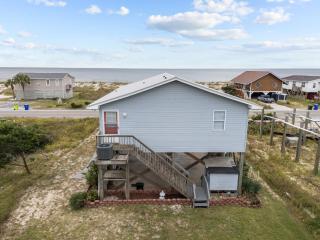 Semi Oceanfront Steps to Beach Cozy Cottage - Oak Island - 5