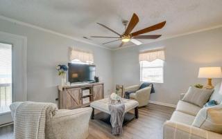 Semi Oceanfront Steps to Beach Cozy Cottage - Oak Island - 2