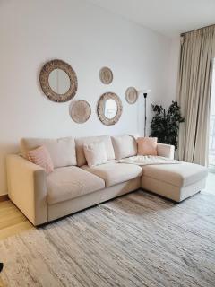 Yas Canal 1 Luxury Apartment by the Canal Near F1 - Abu Dabi - 3