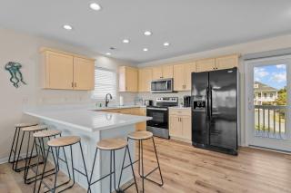 New OKI remodel w ocean views & 1min walk to beach - Oak Island - 7