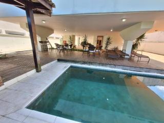 50 metros da praia Apartamento com Piscina - Guarujá - 0