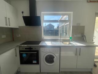 Full House - 5 Beds - Wi-Fi - Peterborough - 9