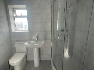 Full House - 5 Beds - Wi-Fi - Peterborough - 1