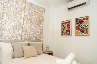 Sunny Escape Close to Beach, Dining & Fun! - San Juan - 7