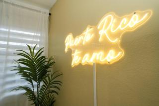 Sunny Escape Close to Beach, Dining & Fun! - San Juan - 6
