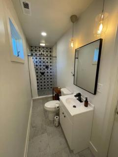 Martin Mill, Santa Fe Inspired Bungalow, 5 minutes to downtown - 8