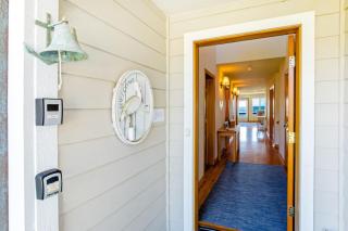 The Amazing Blue Water Ocean House - 5