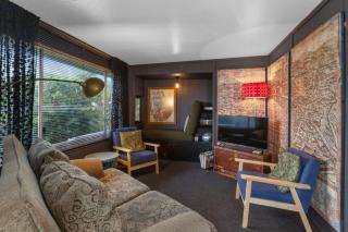 ELLA B - caravan park location - 9