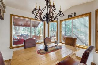 Lara's Lodge by the Lake - Munds Park - 3