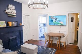 The Maiden Voyage - Themed Getaway, Steps to Forsyth, King Bed, Grill, Games, Picnic Basket - 5