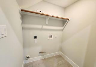 Modern Comfort at a Great Price - Houston - 5