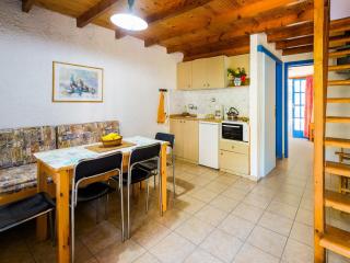Welcoming Holiday Home in Palaiochora with Balcony - Palaiochóra - 0
