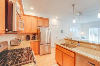 Near Portland Trails Walkable Apartment with Deck - 1