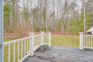 Near Portland Trails Walkable Apartment with Deck - Portland - 9