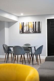 Urban Contemporary Apartment - Providence - 7