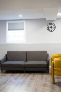 Urban Contemporary Apartment - Providence - 5