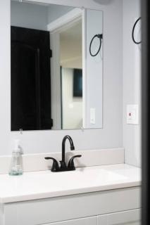 Urban Contemporary Apartment - Providence - 2