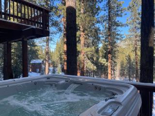 Nestled Pines Retreat Hot Tub Pool Tahoe Foosball More - South Lake Tahoe - 9
