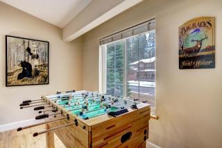Nestled Pines Retreat Hot Tub Pool Tahoe Foosball More - South Lake Tahoe - 7