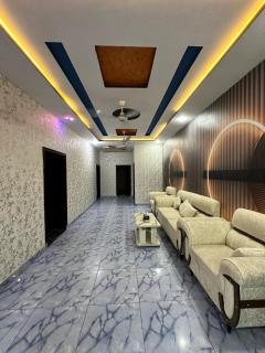 Shelton Royal Hotel - 0