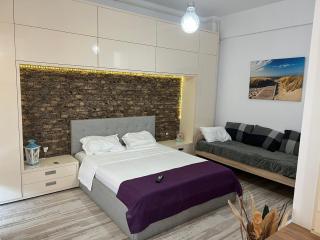 Lake Side Studio - Mamaia - 8