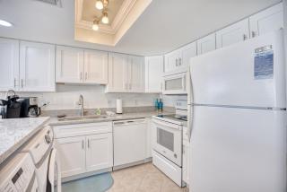 Oceanfront Waterpointe 1 Unit 907 Sleeps 6 Balcony Pools Free Parking - North Myrtle Beach - 3