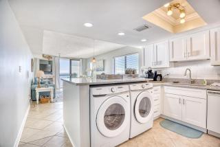 Oceanfront Waterpointe 1 Unit 907 Sleeps 6 Balcony Pools Free Parking - North Myrtle Beach - 2