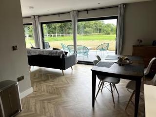 Large House, Spa Retreat - 6