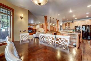 Stunning Forest Retreat - Walk to upper Truckee river - South Lake Tahoe - 3