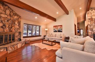 Sunset Cove Chic Tahoe Retreat - Glenbrook - 2