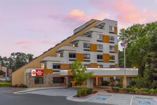 Best Western Plus Raleigh Crabtree Valley Hotel - Raleigh - 0