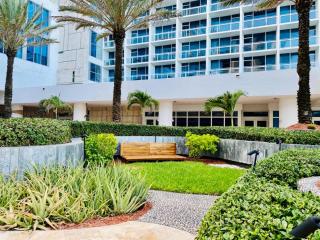 Carillon Miami Beach Private Luxury Suites - Miami Beach - 2