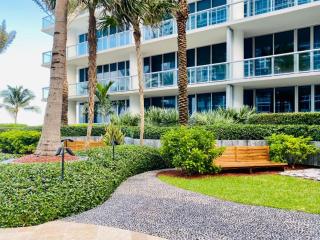 Carillon Miami Beach Private Luxury Suites - 1