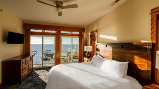 SDA - Waterfront 3-Bedroom, 3-Bathroom Suite at REAL Watersports - Waves - 3