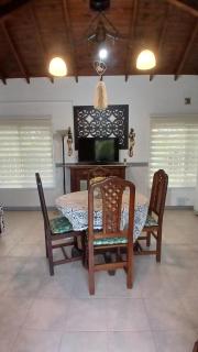 CASA TODA EN PLANTA BAJA CON PARQUE y PILETA INDIVIDUAL SOBRE ASFALTO A POCAS CUADRAS DEL CENTRO DE MERLO - Merlo - 9