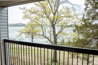 Close to SDC! Table Rock Lake Front - Two Bedroom - Kimberling City - 1