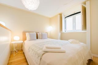 Central & Spacious 4 plus 1 Bed - 1