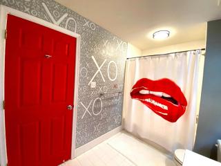 Modern-Chic Living in the Heart of Center City - 6