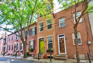 Modern-Chic Living in the Heart of Center City - 4