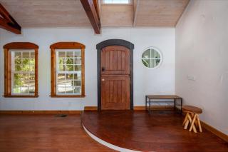 Cedar Creek Lodge with POOL/hot tub/sleeps 24 - 6