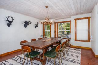 Cedar Creek Lodge with POOL/hot tub/sleeps 24! - 8