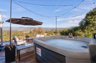 Hilltop Paradise with stunning views/hot tub/firepit/dog friendly - 7