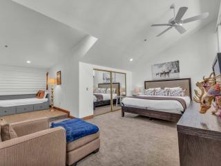 Stylish SilverCliff Condo Walk to Lift with Hot Tub - 6