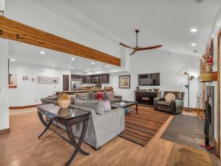 Stylish SilverCliff Condo Walk to Lift with Hot Tub - Park City - 4