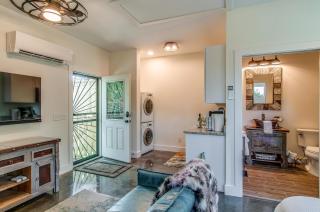 Rustic Studio Walkable to Music Row! by Stay Local Nashville - 7